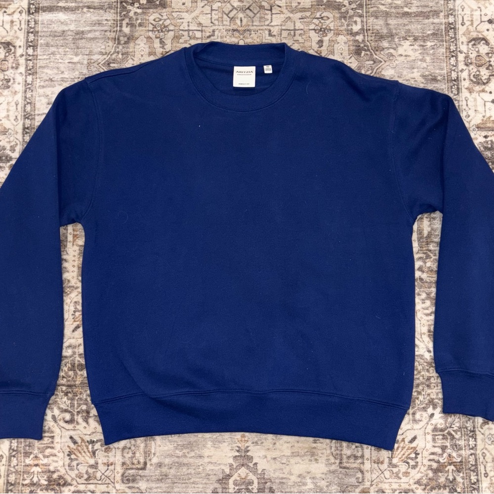 Woman’s Aritzia Cozy Sweatfleece - Perfect Crew